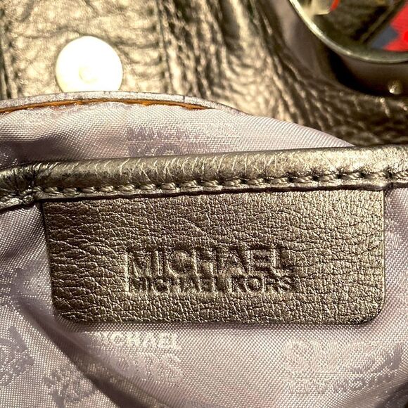 Michael Kors Silver metallic Leather Purse - Picture 6 of 9